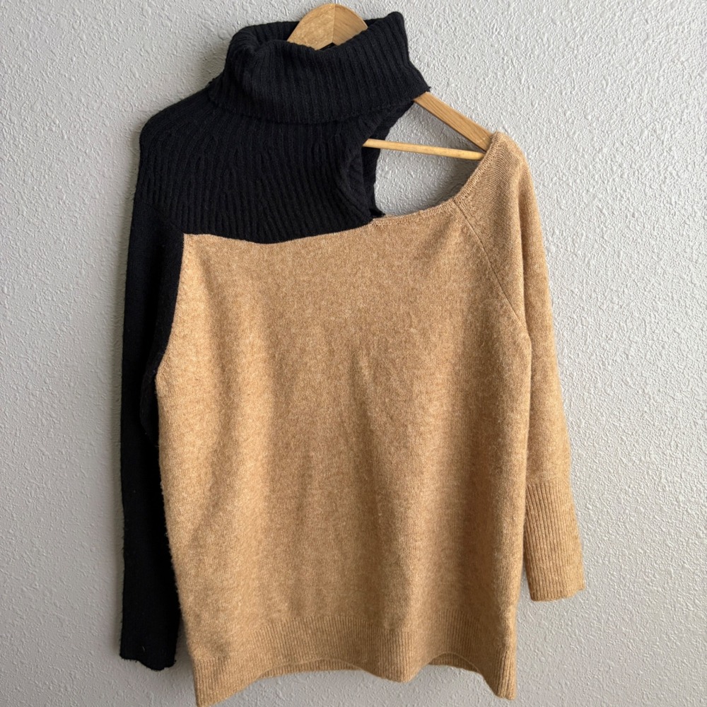 Halogen Black Tan Asymmetrical Drop Shoulder Turtleneck Sweater M
